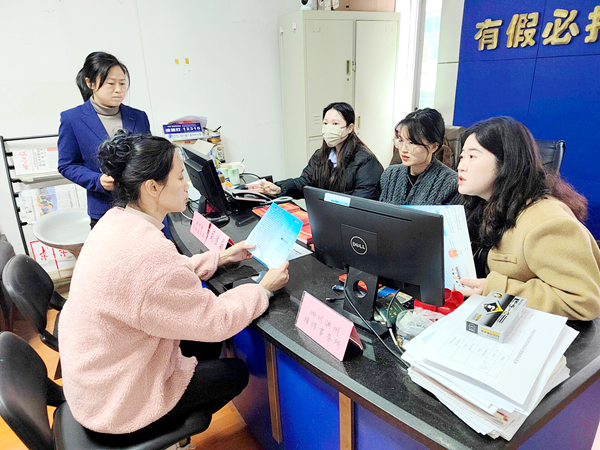 岳池縣市場監管局聯合縣司法局開展“3·15”國際消費者權益日法律咨詢活動